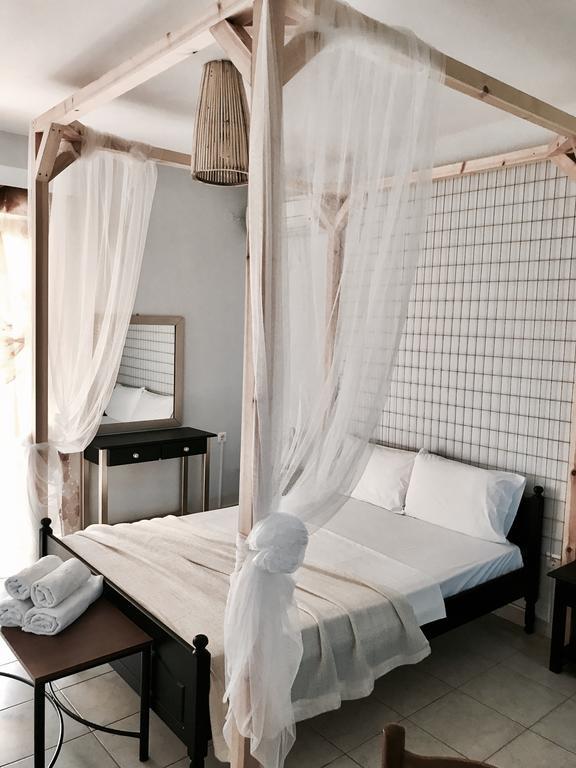 Sagini Boutique Hotel Lutrá Edipszú Kültér fotó